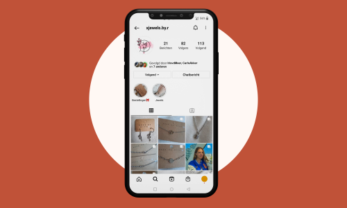 mock up met roze achtergrond